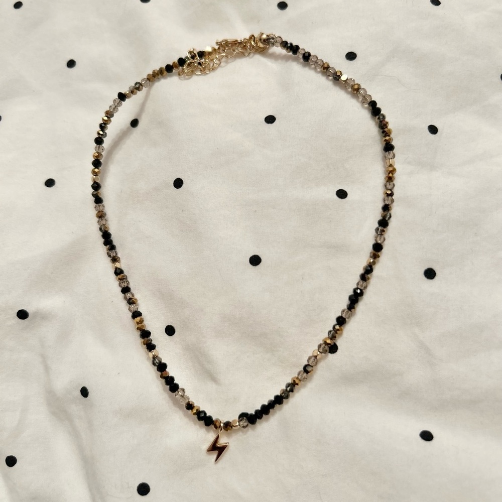 Lightning bolt choker